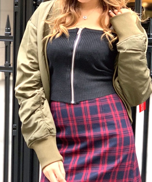 SPIGA(スピーガ)の「フロントZIPリブニットTOPS(Tシャツ/カットソー・レディース・ブラック/ボルドー/オレンジ・FREE)」の2枚目の写真