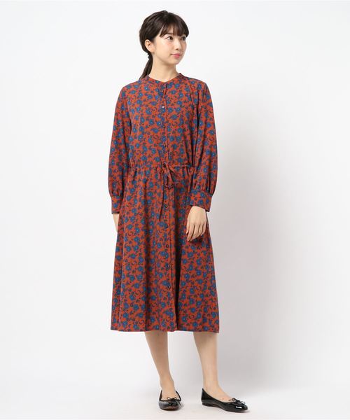 YECCA VECCA（イェッカヴェッカ）の「AS.アンティークフラワー柄ワンピース（ワンピース・レディース・グリーン/テラコッタ・M）」の10枚目の写真