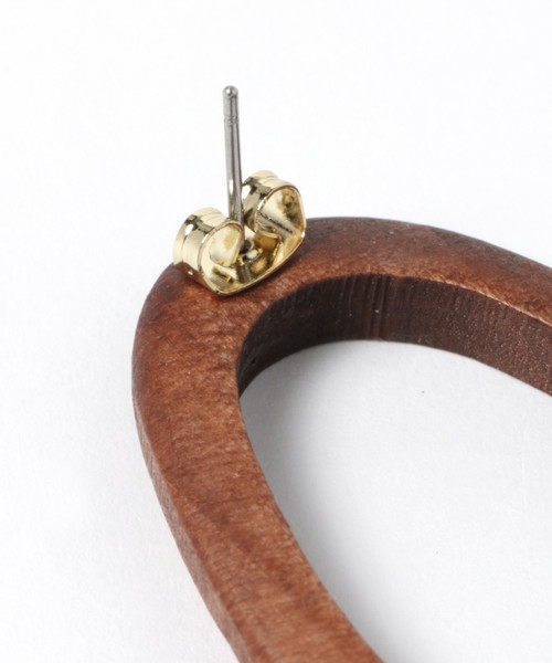 BAYFLOW(ベイフロー)の「オーバルウッドピアス(ピアス(両耳用)・レディース・ナチュラル/ブラウン・FREE)」の3枚目の写真