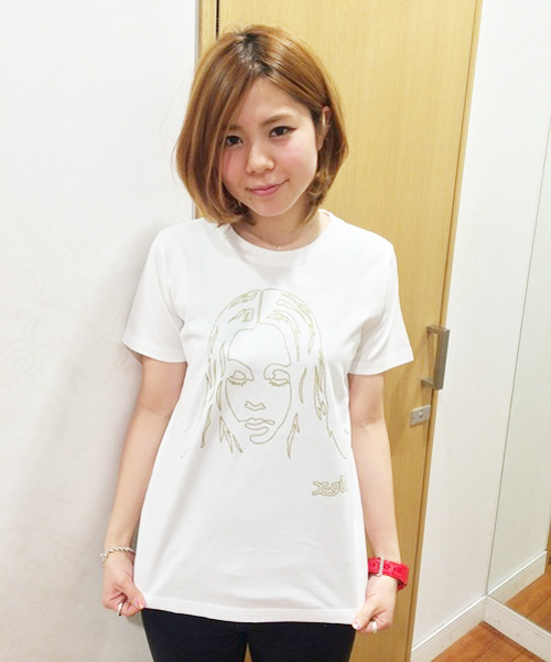 X-girl(エックスガール)の「FACE S/S TEE(Tシャツ/カットソー・レディース・ホワイト/ブラック/ピンク/ネイビー・1/2)」の1枚目の写真