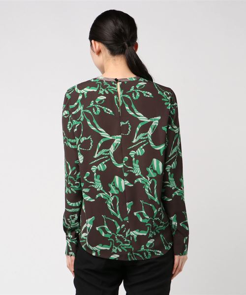 M/M ATTACHMENT（エムエムアタッチメント）の「【M/M ATTACHMENT】75Dサテンヴィンテージ花柄ノーカラPO（シャツ/ブラウス・レディース・バーガンディー・2）」の2枚目の写真