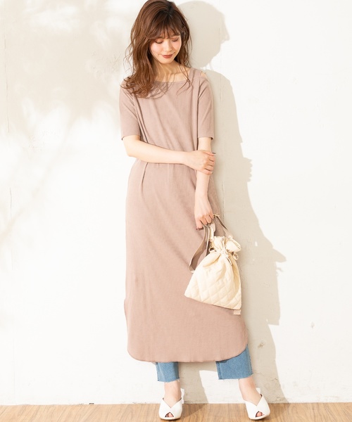 natural couture(ナチュラルクチュール)の「ワンショルストラップテレコワンピ(ワンピース・レディース・ブラック/ベージュ/ブラウン/アイボリー・FREE)」の2枚目の写真