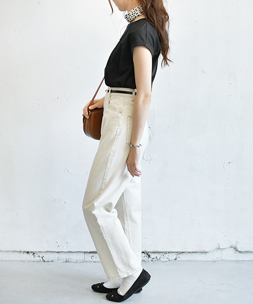 PairPair（ペアペア）の「バラフォトプリントT（Tシャツ/カットソー・レディース・ブラック/オフホワイト・FREE）」の4枚目の写真