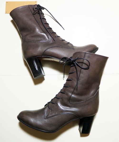 apres（アプレ）の「〈apres（アプレ）〉レースアップブーツ（ブーツ・レディース・グレー/レッド/ブラック・23.0cm/23.5cm/22.5cm/24.0cm/24.5cm）」の13枚目の写真