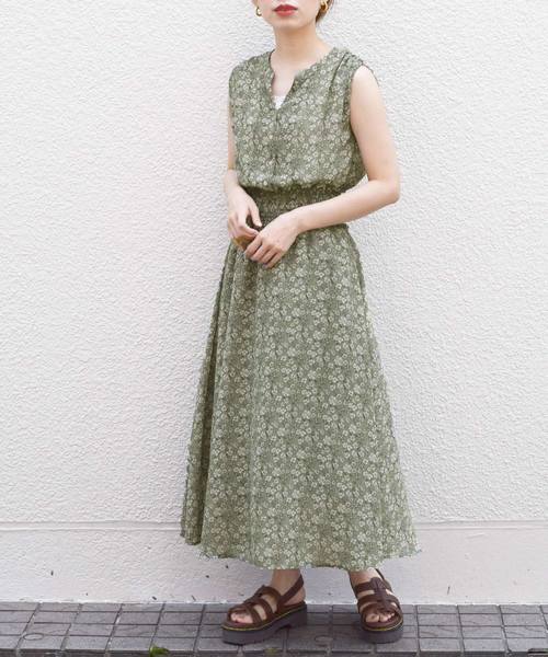 w closet（ダブルクローゼット）の「シフォンフラワープリント