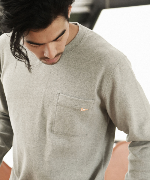 BAYFLOW(ベイフロー)の「BCスムースクルーネックL/S Tシャツ(Tシャツ/カットソー・メンズ・ホワイト/グレー/ブラック・MEDIUM/LARGE/SMALL)」の10枚目の写真