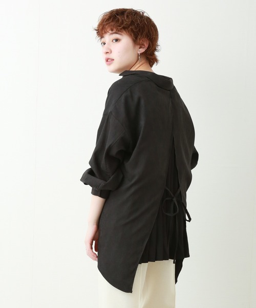 n'ee-ne（ネーネ）の「バックプリーツ　ツイルピーチ切替ブラウス（シャツ/ブラウス・レディース・ベージュ/ブラウン/ブラック/モカ/ミント・FREE）」の2枚目の写真