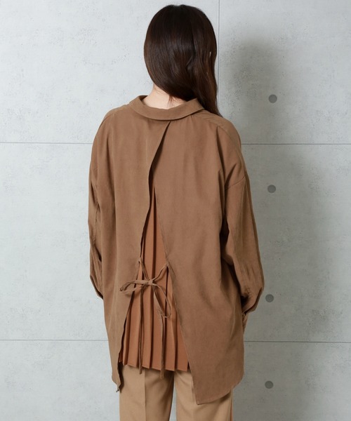 n'ee-ne（ネーネ）の「バックプリーツ　ツイルピーチ切替ブラウス（シャツ/ブラウス・レディース・ベージュ/ブラウン/ブラック/モカ/ミント・FREE）」の13枚目の写真