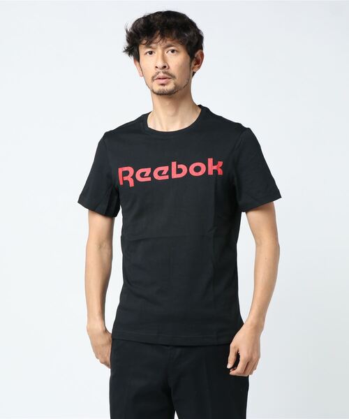 Reebok(リーボック)の「グラフィック シリーズ リニア ロゴ Tシャツ / Graphic Series Linear Logo Tee(Tシャツ/カットソー・メンズ・ホワイト/ブラック/ターコイズブルー/グレー/ブラック×ホワイト/ネイビー/アーミー・XXX-LARGE/XXXX-LARGE/LARGE/MEDIUM/X-LARGE/SMALL/XX-LARGE/X-SMALL)」の2枚目の写真