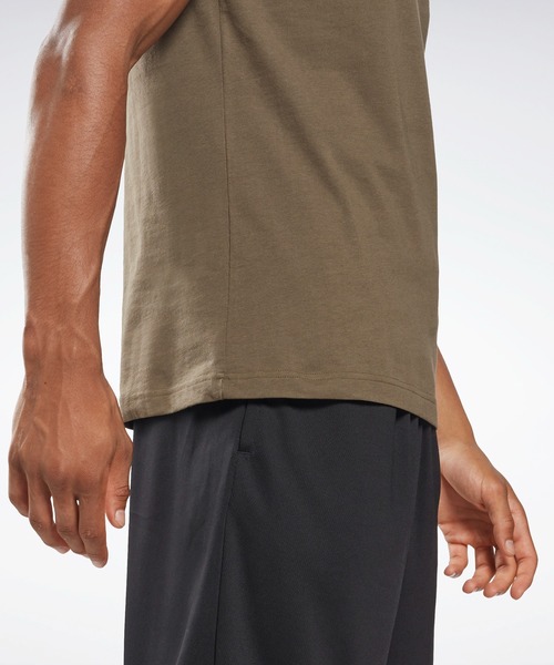Reebok(リーボック)の「グラフィック シリーズ リニア ロゴ Tシャツ / Graphic Series Linear Logo Tee(Tシャツ/カットソー・メンズ・ホワイト/ブラック/ターコイズブルー/グレー/ブラック×ホワイト/ネイビー/アーミー・XXX-LARGE/XXXX-LARGE/LARGE/MEDIUM/X-LARGE/SMALL/XX-LARGE/X-SMALL)」の12枚目の写真