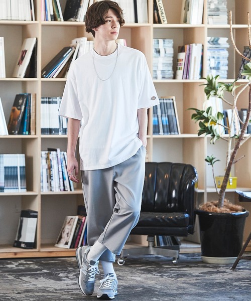 Dickies(ディッキーズ)の「Dickies別注 ロゴ刺繍オーバーサイズ半袖カットソー(Tシャツ/カットソー・メンズ・ホワイト/ブラック/ダークグリーン/ベージュ/ネイビー/ブラウン・S/M/L)」の19枚目の写真