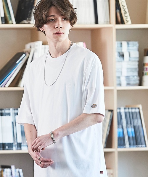 Dickies(ディッキーズ)の「Dickies別注 ロゴ刺繍オーバーサイズ半袖カットソー(Tシャツ/カットソー・メンズ・ホワイト/ブラック/ダークグリーン/ベージュ/ネイビー/ブラウン・S/M/L)」の18枚目の写真
