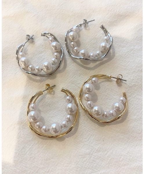 mou(モウ)の「ランダムパールウェーブCカーブピアス(ピアス(両耳用)・レディース・シルバー/ゴールド・FREE)」の3枚目の写真