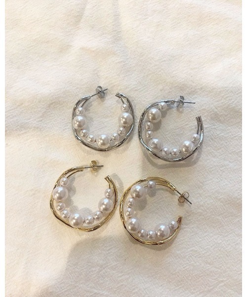 mou(モウ)の「ランダムパールウェーブCカーブピアス(ピアス(両耳用)・レディース・シルバー/ゴールド・FREE)」の11枚目の写真