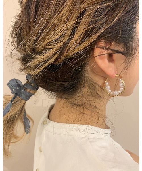 mou(モウ)の「ランダムパールウェーブCカーブピアス(ピアス(両耳用)・レディース・シルバー/ゴールド・FREE)」の4枚目の写真
