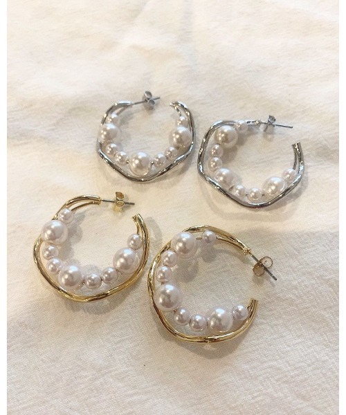 mou(モウ)の「ランダムパールウェーブCカーブピアス(ピアス(両耳用)・レディース・シルバー/ゴールド・FREE)」の7枚目の写真