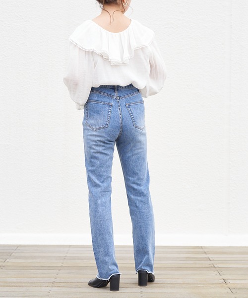 Chico ベージュ ストレートデニム Chico（チコ）の「ストレートカラーデニム（デニムパンツ）」 - WEAR