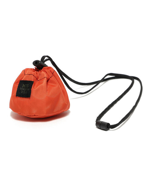 B:MING by BEAMS（ビーミングバイビームス）の「MIS x B:MING by BEAMS / 別注 ドローストリングポーチ（ボディバッグ/ウエストポーチ・メンズ・ブラック/グレー/オレンジ/タン・FREE）」の4枚目の写真