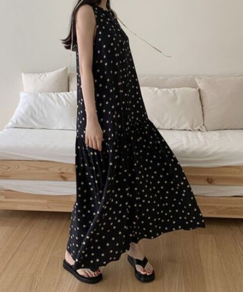 ABITOKYO（アビトーキョー）の「キーネックマキシ丈ドット柄ティアードロングワンピース（ワンピース・レディース・ブラック/ベージュ/ブラウン・FREE）」の16枚目の写真