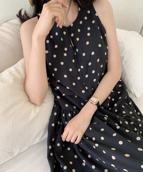 ABITOKYO（アビトーキョー）の「キーネックマキシ丈ドット柄ティアードロングワンピース（ワンピース・レディース・ブラック/ベージュ/ブラウン・FREE）」の13枚目の写真