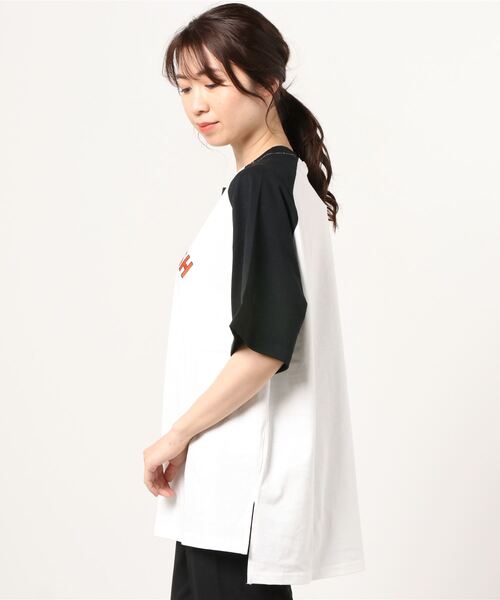 WEGO（ウィゴー）の「WEGO/ラグラングラフィックビッグシルエットTシャツ（Tシャツ/カットソー・レディース・ダークグリーン/ブラック/イエロー/サックスブルー/ブラック系その他/グリーン/ネイビー/ベージュ/その他2/その他1・MEDIUM/SMALL）」の18枚目の写真