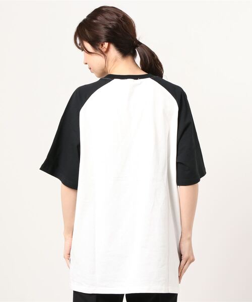 WEGO（ウィゴー）の「WEGO/ラグラングラフィックビッグシルエットTシャツ（Tシャツ/カットソー・レディース・ダークグリーン/ブラック/イエロー/サックスブルー/ブラック系その他/グリーン/ネイビー/ベージュ/その他2/その他1・MEDIUM/SMALL）」の19枚目の写真