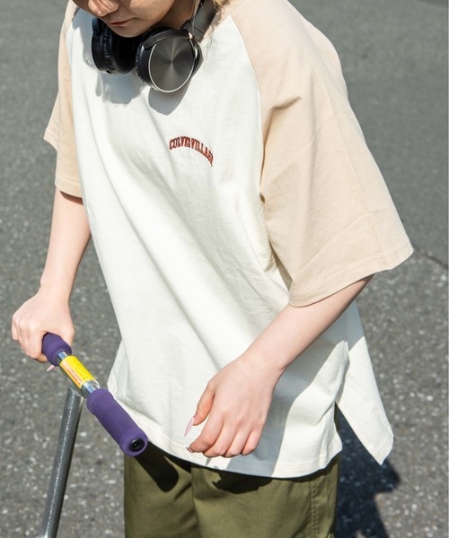 WEGO（ウィゴー）の「WEGO/ラグラングラフィックビッグシルエットTシャツ（Tシャツ/カットソー・レディース・ダークグリーン/ブラック/イエロー/サックスブルー/ブラック系その他/グリーン/ネイビー/ベージュ/その他2/その他1・MEDIUM/SMALL）」の4枚目の写真