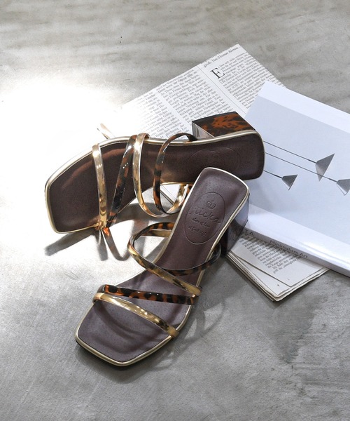 NOFALL(ノーフォール)の「クリア×メタリックストラップ デザインヒールサンダル(サンダル・レディース・ホワイト/ブラック/ダークブラウン/ベージュ・LL/3L/SS/S/M/L)」の4枚目の写真