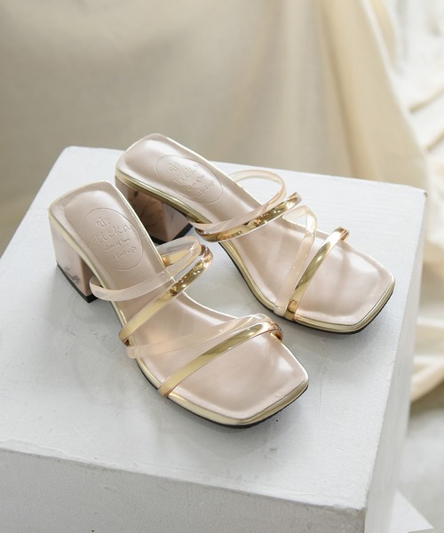 NOFALL(ノーフォール)の「クリア×メタリックストラップ デザインヒールサンダル(サンダル・レディース・ホワイト/ブラック/ダークブラウン/ベージュ・LL/3L/SS/S/M/L)」の1枚目の写真