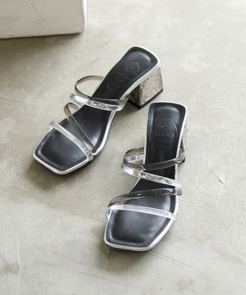 NOFALL(ノーフォール)の「クリア×メタリックストラップ デザインヒールサンダル(サンダル・レディース・ホワイト/ブラック/ダークブラウン/ベージュ・LL/3L/SS/S/M/L)」の7枚目の写真