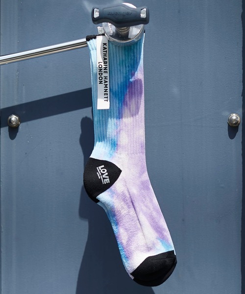 KATHARINE HAMNETT LONDON （キャサリンハムネットロンドン）の「KATHARINE HAMNETT LONDON/キャサリンハムネットロンドン Tie dye pattern socks（ソックス/靴下・メンズ・ブラック/ブルー・FREE/25-27CM）」の2枚目の写真