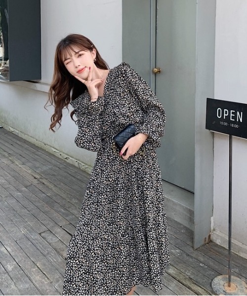SONA（ソナ）の「SONYUNARA 小花柄ロングワンピース（ワンピース