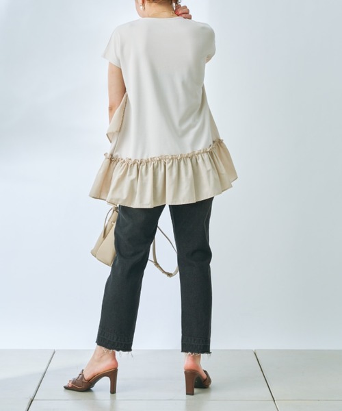 prose verse(プロズヴェール)の「裾ななめフリルプルオーバー(Tシャツ/カットソー・レディース・ブラック/ベージュ/オフホワイト・フリ-)」の8枚目の写真