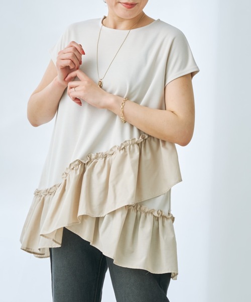 prose verse(プロズヴェール)の「裾ななめフリルプルオーバー(Tシャツ/カットソー・レディース・ブラック/ベージュ/オフホワイト・フリ-)」の12枚目の写真