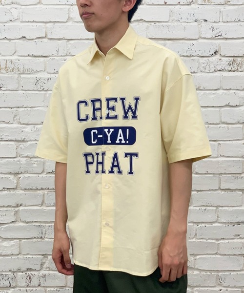 CIAOPANIC（チャオパニック）の「■CREW PHAT カレッジロゴプリント半袖オックスフォードシャツ（シャツ/ブラウス・メンズ・ホワイト/イエロー・MEDIUM/LARGE）」の2枚目の写真