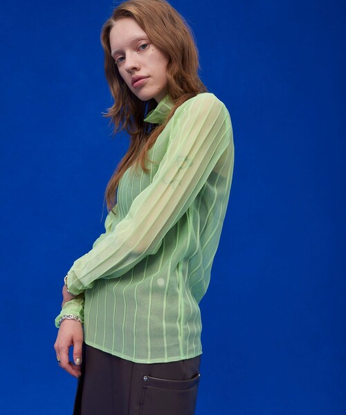 UNITED TOKYO（ユナイテッドトウキョウ）の「フォルドシアーハイネックニット（ニット/セーター・レディース・ブラック/グリーン/アイボリー・FREE）」の15枚目の写真