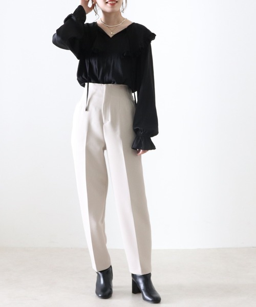 Cheek(チーク)の「【日本製】ハイウエストテーパードパンツ(スラックス・レディース・カーキ/ラベンダー/グレイッシュベージュ・SMALL/MEDIUM)」の6枚目の写真