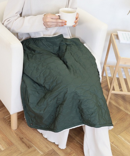 emesuelee（エメスーリー）の「フェイクファー裏ボアブランケットS（ブランケット・レディース・アイボリー/イエロー/ネイビー/ブラック/スモークピンク/ダークグレー/カーキ/ライトベージュ/A/ライトグレー/ダークベージュ/B・フリー）」の7枚目の写真