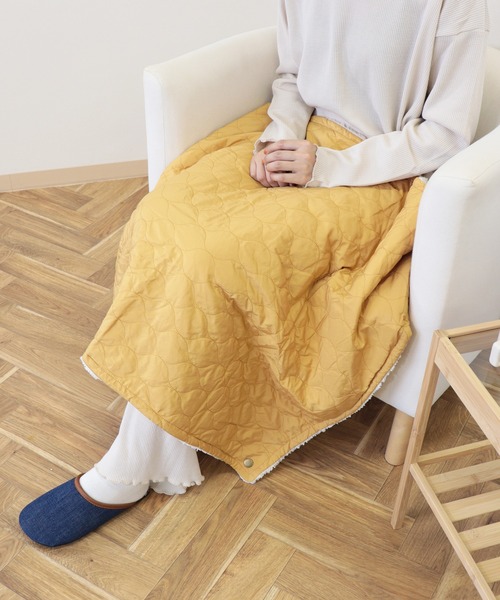 emesuelee（エメスーリー）の「フェイクファー裏ボアブランケットS（ブランケット・レディース・アイボリー/イエロー/ネイビー/ブラック/スモークピンク/ダークグレー/カーキ/ライトベージュ/A/ライトグレー/ダークベージュ/B・フリー）」の9枚目の写真