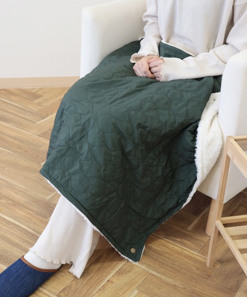 emesuelee（エメスーリー）の「フェイクファー裏ボアブランケットS（ブランケット・レディース・アイボリー/イエロー/ネイビー/ブラック/スモークピンク/ダークグレー/カーキ/ライトベージュ/A/ライトグレー/ダークベージュ/B・フリー）」の16枚目の写真