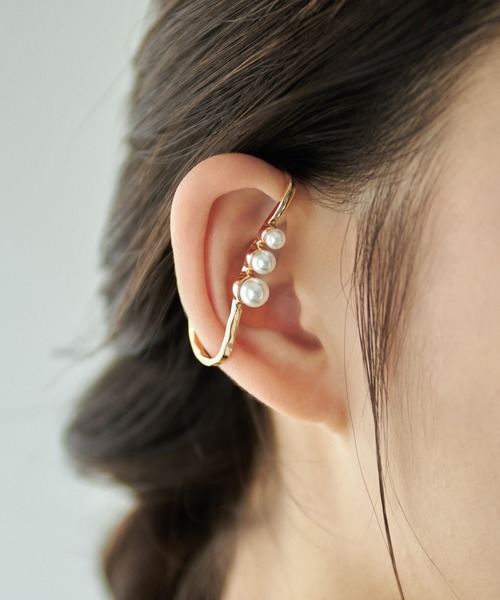 Edit Sheen（エディットシーン）の「3連パールカバーイヤーカフ（イヤーカフ・レディース・シルバー/ゴールド・FREE）」の3枚目の写真