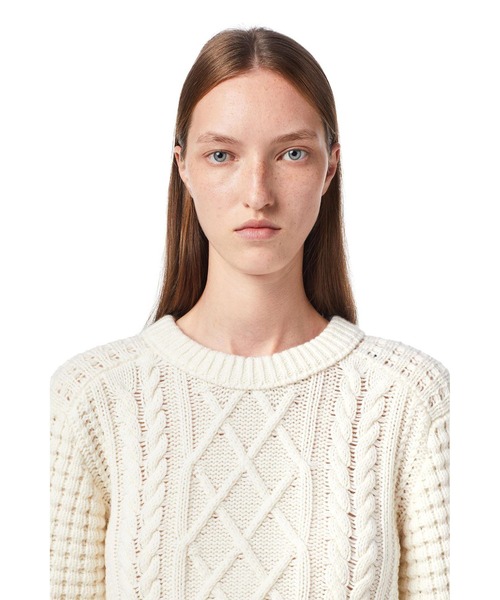 DIESEL（ディーゼル）の「レディース サステナブル ニット トップス リラックスフィット ドロップショルダー ケーブル編み（ニット/セーター・レディース・ブラック/ホワイト・X-SMALL/MEDIUM/SMALL/LARGE）」の4枚目の写真