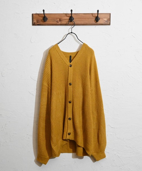 Anytime Songs（エニータイムソングス）の「アクリルバルキーニット 畔バルーンスリーブ カーディガン（カーディガン/ボレロ・メンズ・オフホワイト/サックスブルー/モカ/チャコール/グリーン/マスタード/ブラック・MEDIUM/LARGE）」の7枚目の写真