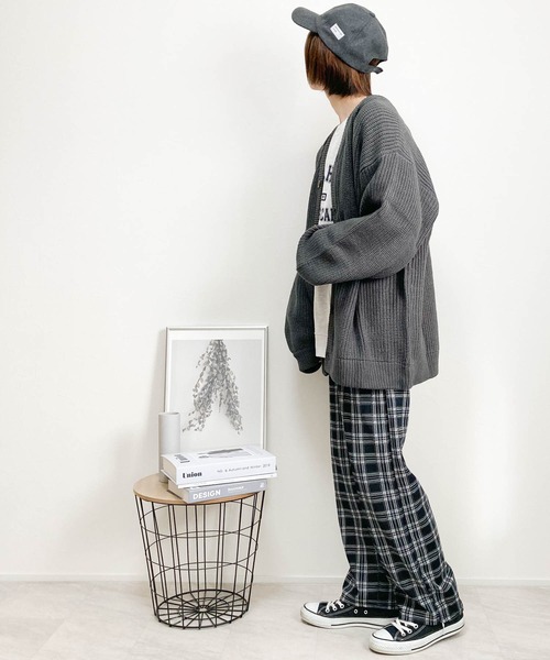 Anytime Songs（エニータイムソングス）の「アクリルバルキーニット 畔バルーンスリーブ カーディガン（カーディガン/ボレロ・メンズ・オフホワイト/サックスブルー/モカ/チャコール/グリーン/マスタード/ブラック・MEDIUM/LARGE）」の20枚目の写真