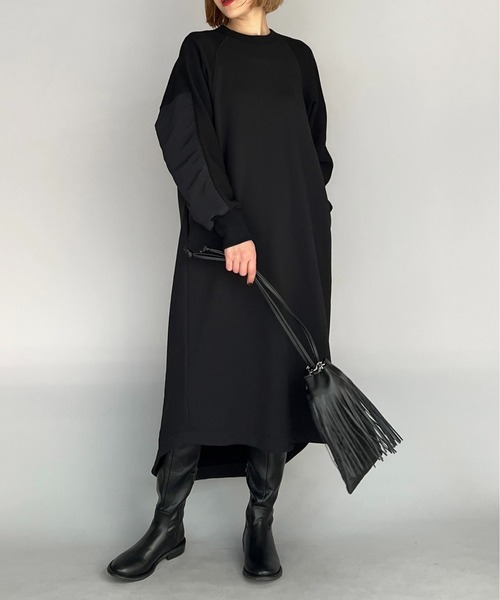 HERENCIA(ヘレンチア)の「袖シャーリングカットワンピース(ワンピース・レディース・ブラック・M)」の2枚目の写真