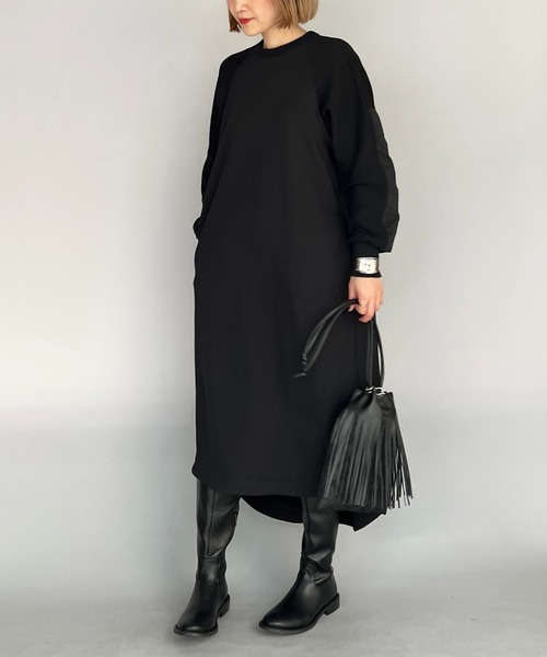 HERENCIA(ヘレンチア)の「袖シャーリングカットワンピース(ワンピース・レディース・ブラック・M)」の6枚目の写真