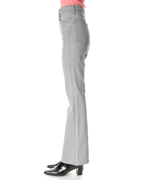 SLY（スライ）の「JERRY HW FLARE PT-E ハイウエストフレア デニムパンツ（デニムパンツ・レディース・グレー・23inch/24inch/25inch/26inch）」の5枚目の写真
