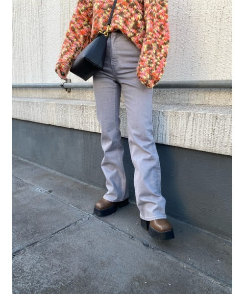 SLY（スライ）の「JERRY HW FLARE PT-E ハイウエストフレア デニムパンツ（デニムパンツ・レディース・グレー・23inch/24inch/25inch/26inch）」の14枚目の写真