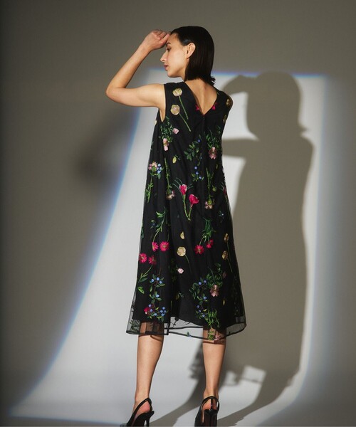 GRACE CLASS(グレースクラス)の「ボタニカルembワンピース(ワンピース・レディース・ブラック/カーキ・36)」の10枚目の写真