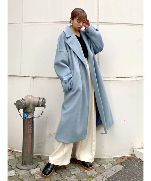 EMODA(エモダ)の「ワイドカラーロングコート(チェスターコート・レディース・アイボリー/イエロー/ライム/ライトブルー・FREE)」の8枚目の写真